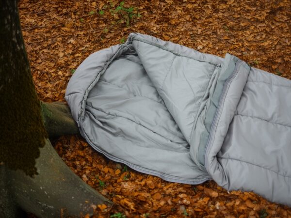 Forestry Service Cold Weather Sleeping Bag and Stuff Sack Combo - Image 5